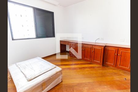 Apartamento à venda com 260m², 4 quartos e 4 vagasQuarto