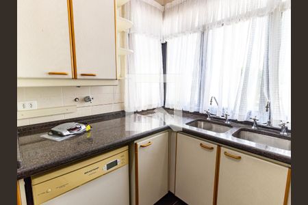 Apartamento à venda com 260m², 4 quartos e 4 vagasCozinha