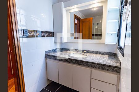 Apartamento à venda com 260m², 4 quartos e 4 vagasBanheiro da Suíte 2