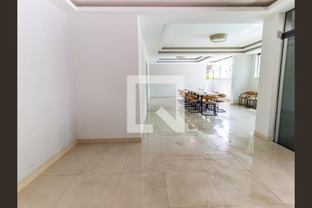 Apartamento à venda com 260m², 4 quartos e 4 vagasÁrea comum - Salão de festas