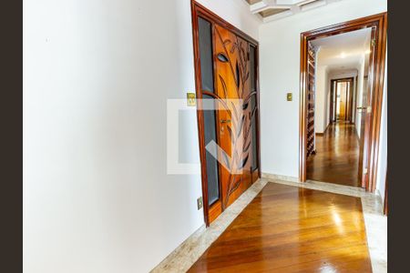 Apartamento à venda com 260m², 4 quartos e 4 vagasHall de entrada e corredor