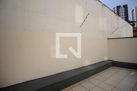 Apartamento para alugar com 130m², 2 quartos e 2 vagasVaranda de fundos