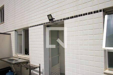Apartamento para alugar com 130m², 2 quartos e 2 vagasVaranda de fundos