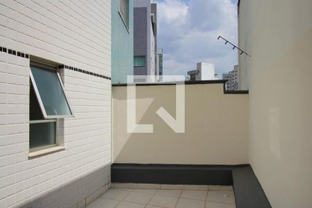Apartamento para alugar com 130m², 2 quartos e 2 vagasVaranda de fundos
