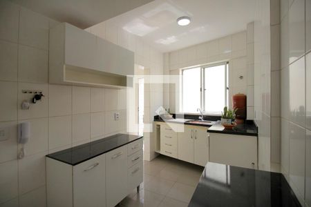 Apartamento para alugar com 130m², 2 quartos e 2 vagasCozinha