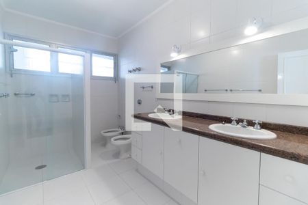 Apartamento à venda com 300m², 3 quartos e 2 vagasBanheiro Social