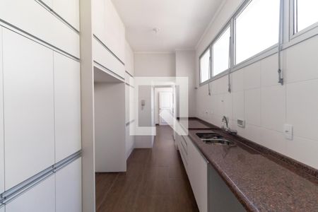 Apartamento à venda com 300m², 3 quartos e 2 vagasCozinha