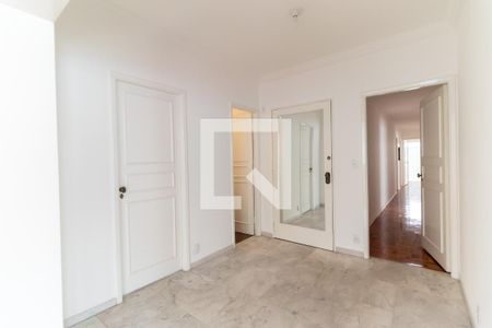 Apartamento à venda com 300m², 3 quartos e 2 vagasHall social