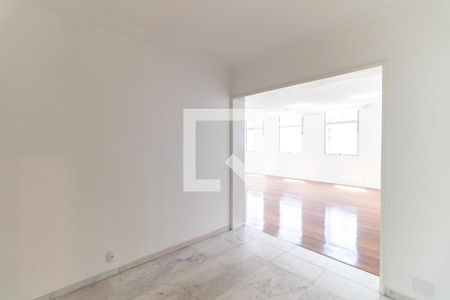 Apartamento à venda com 300m², 3 quartos e 2 vagasHall social