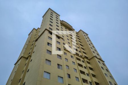 Apartamento para alugar com 55m², 3 quartos e 1 vaga Apartamento para alugar com 55m², 3 quartos e 1 vagaFachada