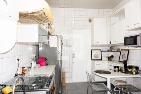 Apartamento à venda com 74m², 2 quartos e 1 vagaCozinha