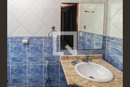 Casa à venda com 155m², 3 quartos e 2 vagasBanheiro da suite