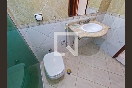 Casa à venda com 155m², 3 quartos e 2 vagasBanheiro social