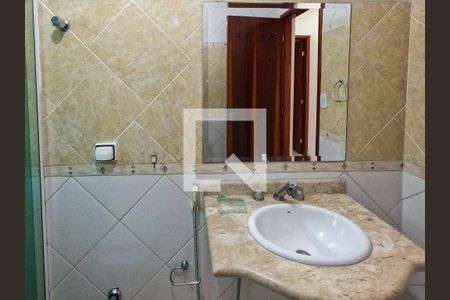 Casa à venda com 155m², 3 quartos e 2 vagasBanheiro social