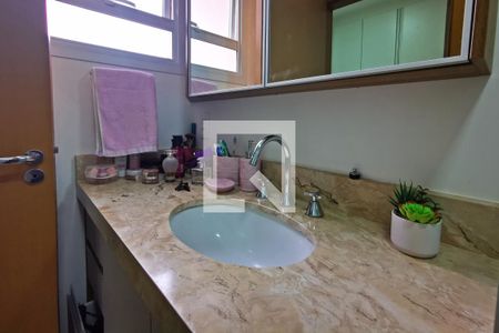 Apartamento à venda com 101m², 3 quartos e 2 vagasBanheiro