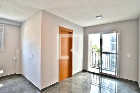 Apartamento para alugar com 38m², 2 quartos e sem vaga Apartamento para alugar com 38m², 2 quartos e sem vagaSala