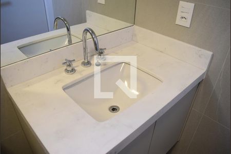 Apartamento para alugar com 73m², 2 quartos e 2 vagasBanheiro quarto 2