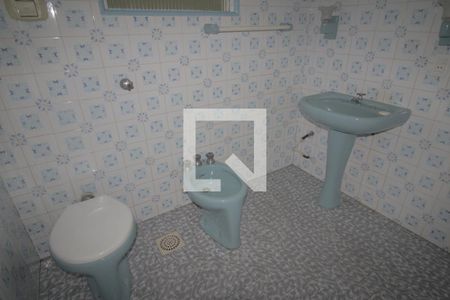 Casa à venda com 260m², 5 quartos e 4 vagasBanheiro