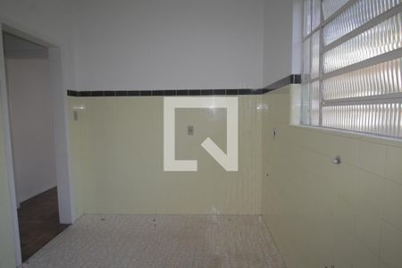 Casa à venda com 260m², 5 quartos e 4 vagasCozinha e Área de Serviço