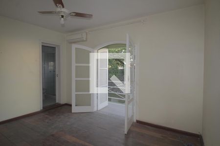 Casa à venda com 260m², 5 quartos e 4 vagasSuíte casa 2