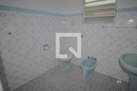 Casa à venda com 260m², 5 quartos e 4 vagasBanheiro