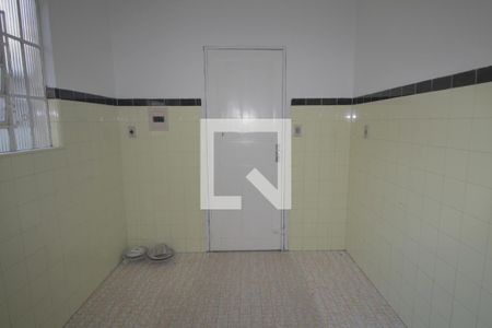 Casa à venda com 260m², 5 quartos e 4 vagasCozinha e Área de Serviço