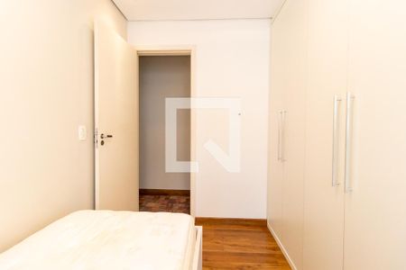 Quarto 1 de apartamento para alugar com 2 quartos, 57m² em Novo Mundo, Curitiba
