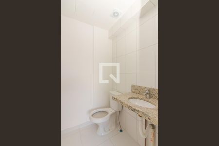 Banheiro suite de apartamento à venda com 2 quartos, 60m² em Bom Jesus, Porto Alegre