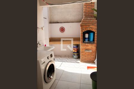 Casa de condomínio à venda com 74m², 2 quartos e 1 vagaÁrea de Serviço