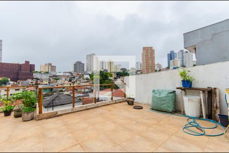 Casa à venda com 232m², 2 quartos e 2 vagas Casa à venda com 232m², 2 quartos e 2 vagasTerraço