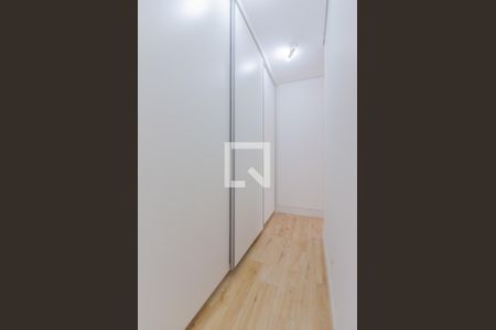 Casa à venda com 232m², 2 quartos e 2 vagas Casa à venda com 232m², 2 quartos e 2 vagasCloset da suíte 2