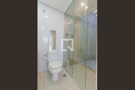 Casa à venda com 232m², 2 quartos e 2 vagas Casa à venda com 232m², 2 quartos e 2 vagasBanheiro da Suíte 2