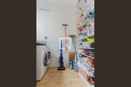 Casa à venda com 232m², 2 quartos e 2 vagas Casa à venda com 232m², 2 quartos e 2 vagasÁrea de Serviço