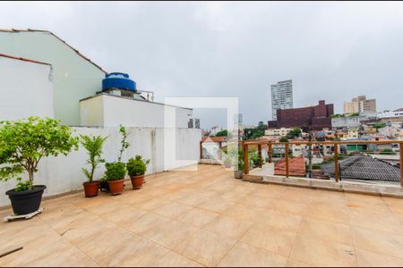 Casa à venda com 232m², 2 quartos e 2 vagas Casa à venda com 232m², 2 quartos e 2 vagasTerraço