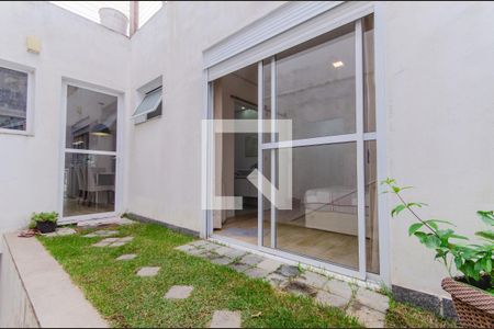 Casa à venda com 232m², 2 quartos e 2 vagas Casa à venda com 232m², 2 quartos e 2 vagasÁrea externa