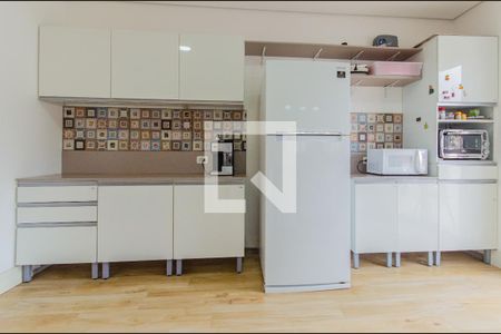 Casa à venda com 232m², 2 quartos e 2 vagas Casa à venda com 232m², 2 quartos e 2 vagasCozinha