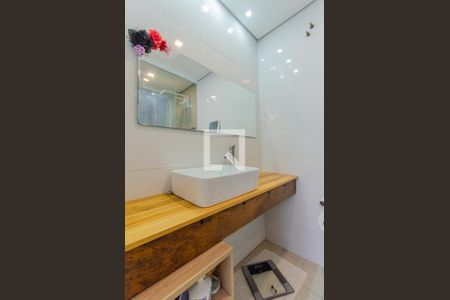 Casa à venda com 232m², 2 quartos e 2 vagas Casa à venda com 232m², 2 quartos e 2 vagasBanheiro da Suíte 2