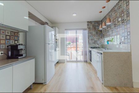 Casa à venda com 232m², 2 quartos e 2 vagas Casa à venda com 232m², 2 quartos e 2 vagasCozinha