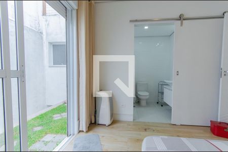 Suíte 1 de casa à venda com 2 quartos, 332m² em Vila Monumento, São Paulo