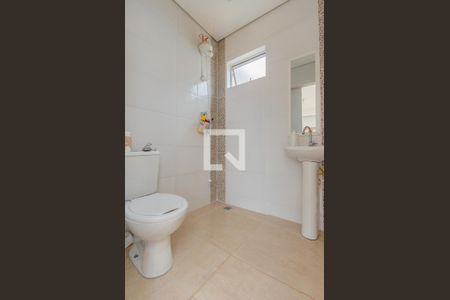 Casa à venda com 232m², 2 quartos e 2 vagas Casa à venda com 232m², 2 quartos e 2 vagasBanheiro de serviço