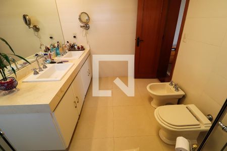 Apartamento à venda com 250m², 4 quartos e 6 vagasSuíte 4