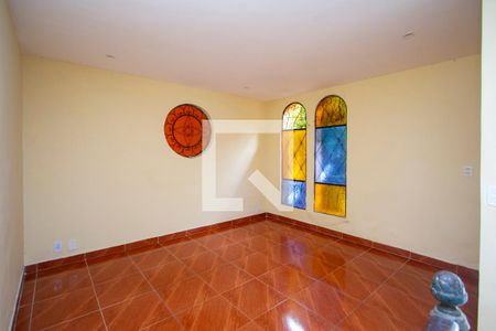 Sala de casa para alugar com 4 quartos, 400m² em Paraíso, São Gonçalo