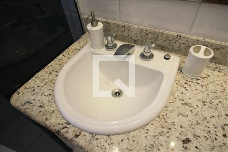 Apartamento para alugar com 120m², 3 quartos e 2 vagasBanheiro