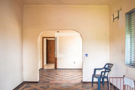 Sala 1  de casa à venda com 3 quartos, 200m² em Medianeira, Porto Alegre