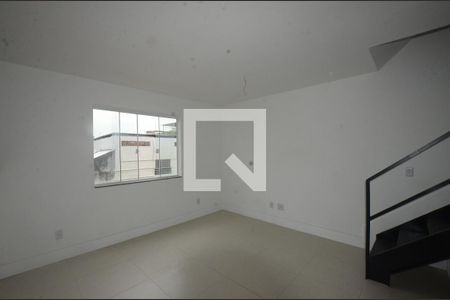 Sala de casa para alugar com 2 quartos, 97m² em Irajá, Rio de Janeiro