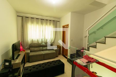 Sala de casa de condomínio à venda com 2 quartos, 90m² em Vila Paranaguá, São Paulo