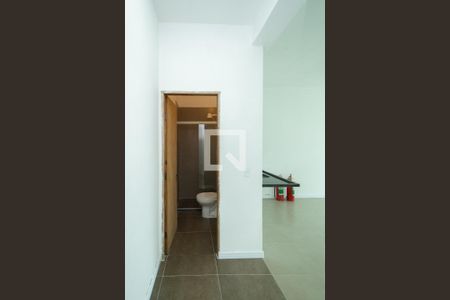 Banheiro  de kitnet/studio para alugar com 1 quarto, 30m² em Rudge Ramos, São Bernardo do Campo