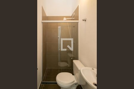 Banheiro  de kitnet/studio para alugar com 1 quarto, 30m² em Rudge Ramos, São Bernardo do Campo