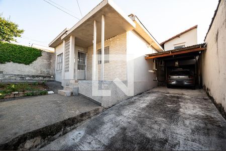 Casa à venda com 220m², 3 quartos e 3 vagasGaragem