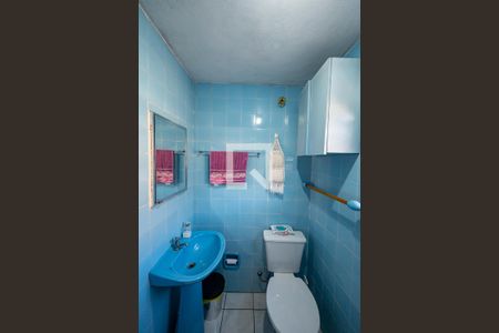 Casa à venda com 220m², 3 quartos e 3 vagasBanheiro Social Casa 2